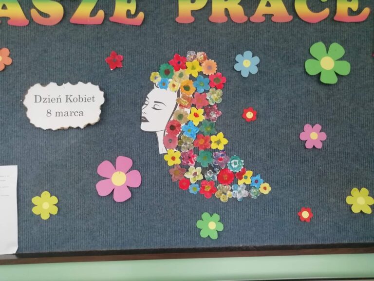 Przygotowania do Dnia Kobiet.