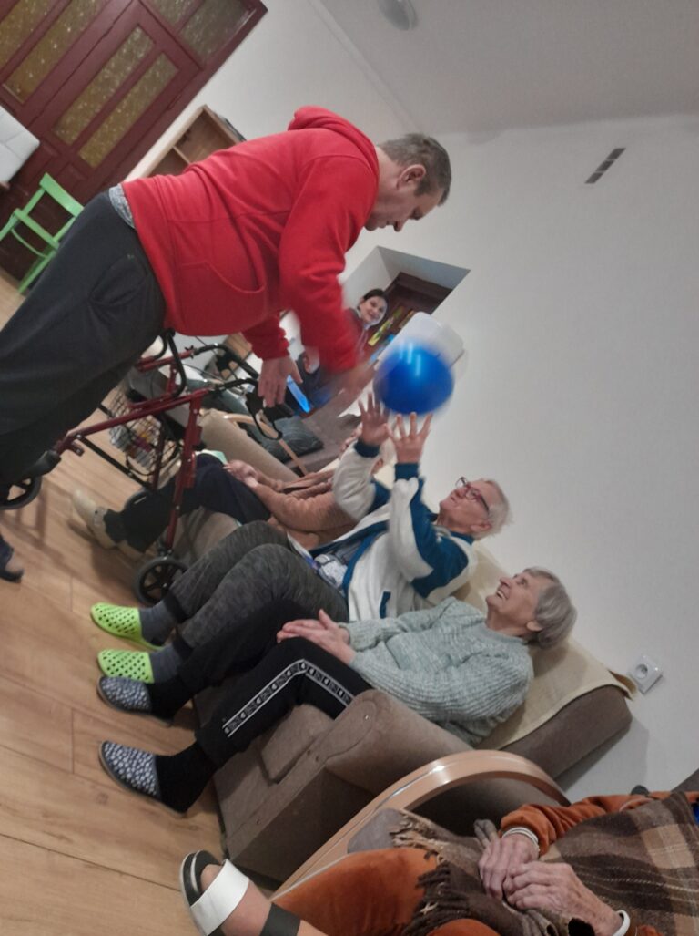 Aktywność własna seniorów.