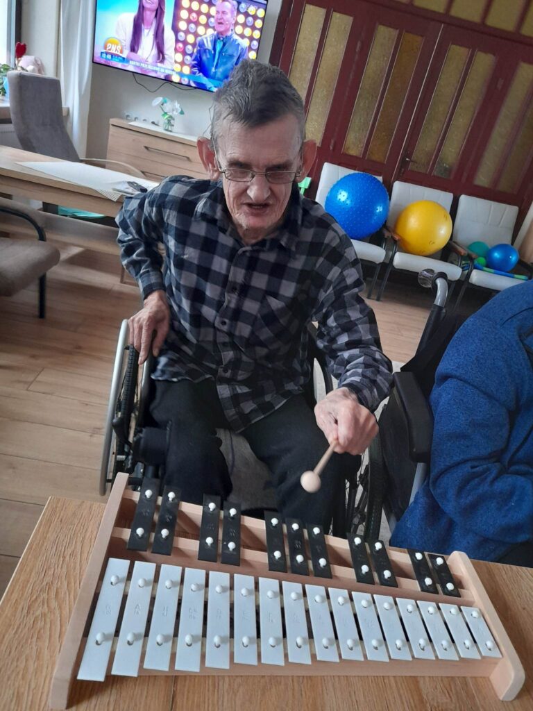 Muzyko, przybywamy.